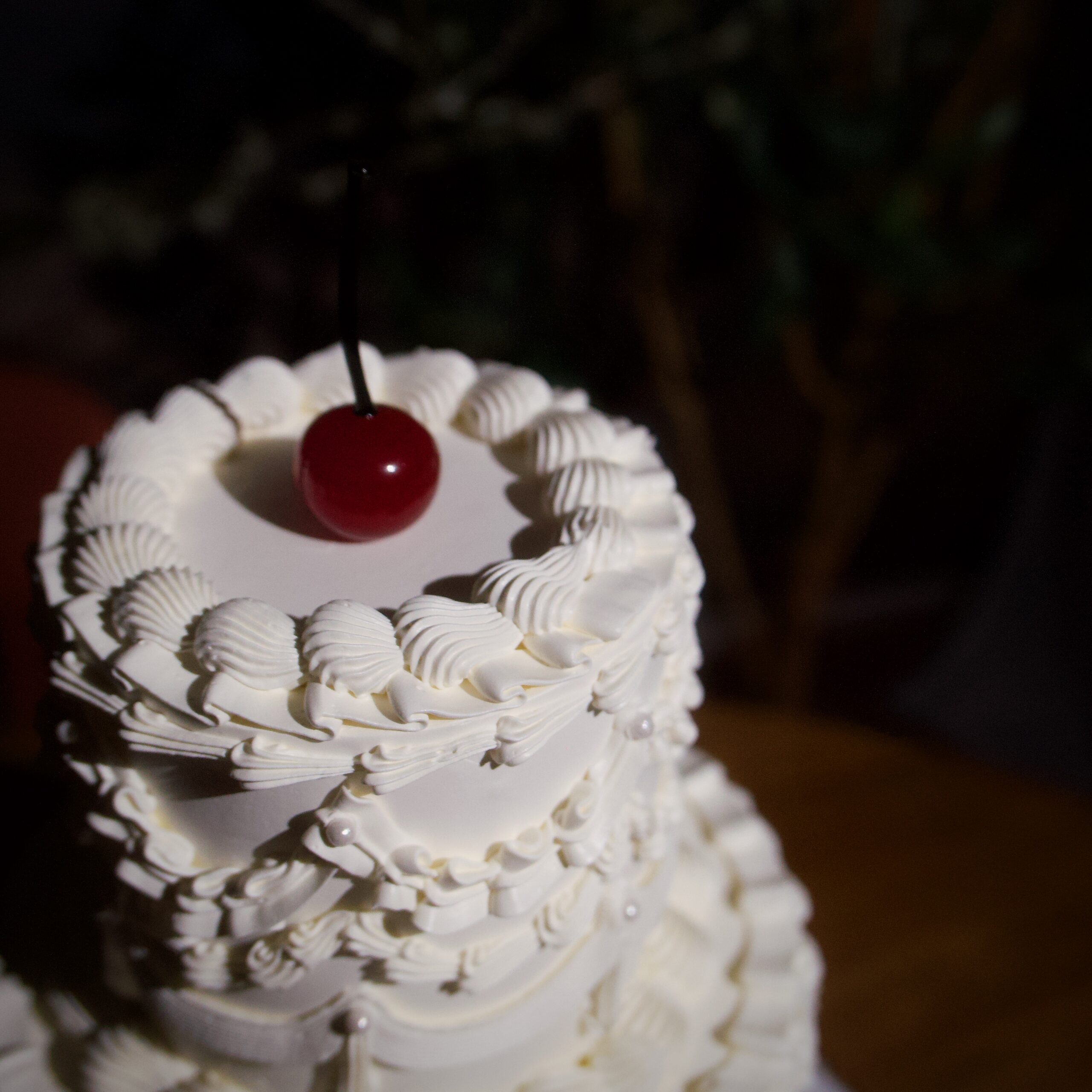 Signature Two-Tier - Image 3