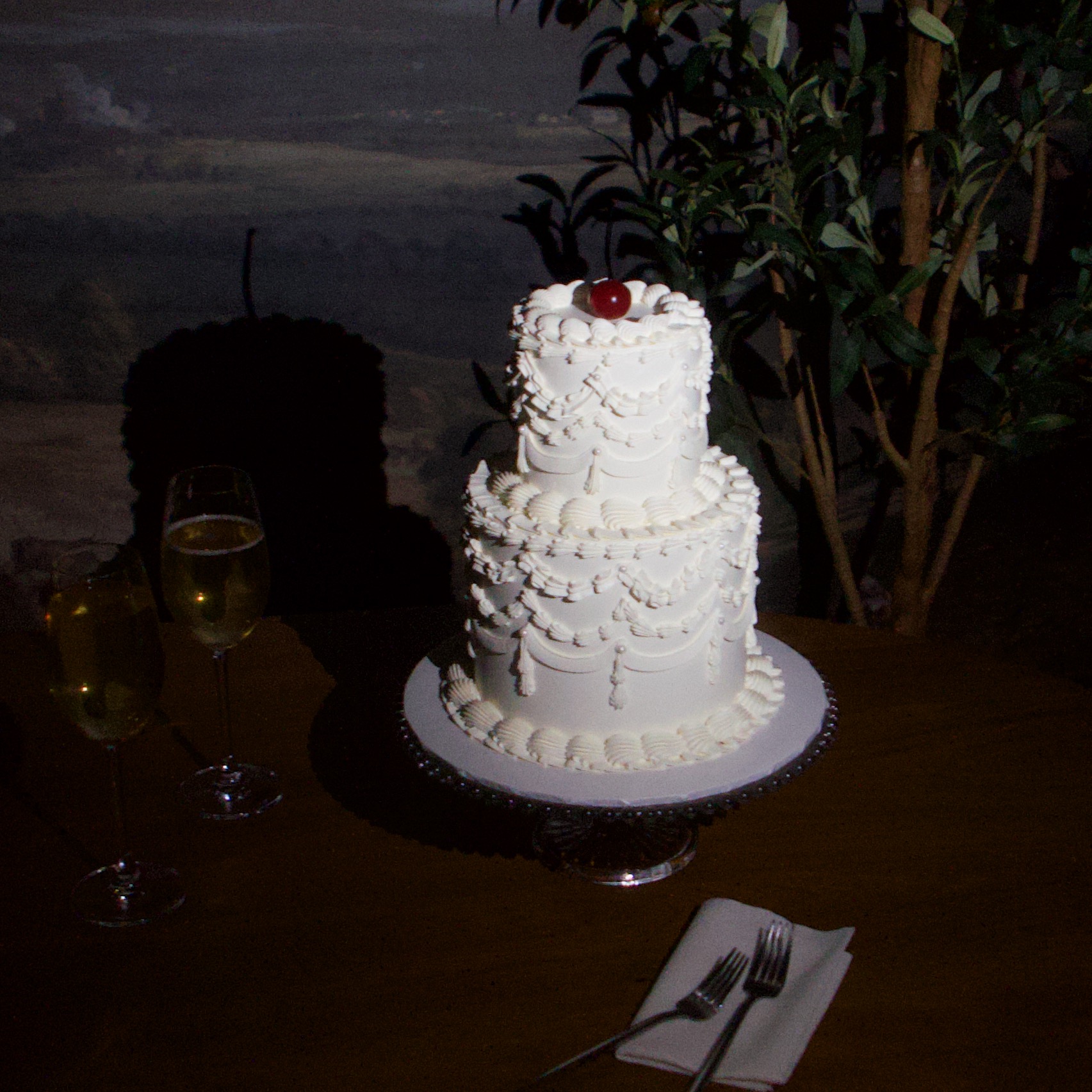 Signature Two-Tier - Image 2